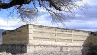 Mitla (sumber: en.wikipedia.org)