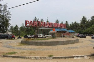 Di Pantai Ini, Malin Kundang Dikutuk Jadi Batu