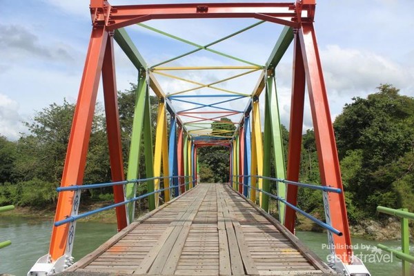 Jembatan di sekitar lokasi Sungai Jalin