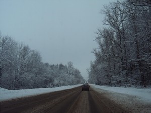 Di Rusia, Traveler Bisa Jalan-jalan di Atas Sungai Beku