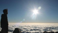 Pemandangan Lautan Awan dari Puncak Gunung Welirang