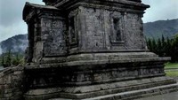 Salah satu candi di Komplek Arjuna Dieng