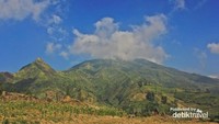 View dari jalan menuju Dieng vie Jumprit