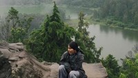 Pemandangan yang terlihat dari Batu Ratapan Angin