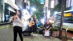 Dihibur Pengamen Jepang di Shibuya