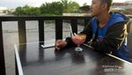 Dilarang Galau Kalau Nongkrong di Kafe Tepi Sungai Ini
