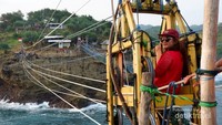 Menikmati ekstremnya Gondola Pantai Timang