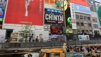 Glico White Women? Yeee the Man is under construction