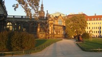 Perpaduan arsitektur klasik dan moderen mendominasi Kota Dresden