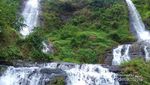 Dua Air Terjun Sejajar di Jawa Tengah, Cakep Juga!