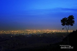 Dua Bukit yang Paling Hits di Bandung