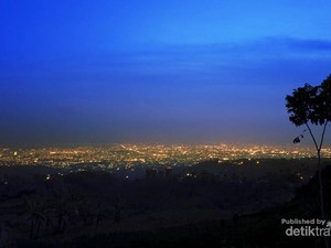 Dua Bukit yang Paling Hits di Bandung