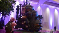 Detail Howls Moving Castle benar-benar keren. Salut deh!
