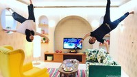Dunia seakan terbalik