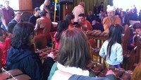 Warga Swiss belajar gamelan (Dok KBRI Bern)