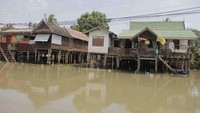 Jejeran rumah penduduk sekitar Koh Red (dok. Adhie Ichsan/detikHot)