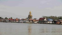 Pemandangan pinggir sungai Chao Praya (dok. Adhie Ichsan/detikHot)
