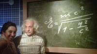 Berfoto dulu sama Einstein