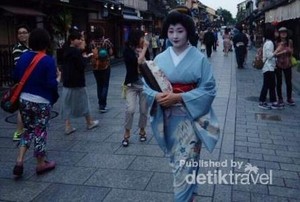 Eits, Bertemu Geisha di Kyoto