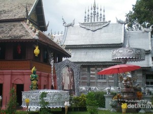 Eits! Wanita Dilarang Masuk ke Kuil di Thailand Ini