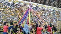 Interaksi dengan penari