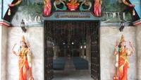 Pintu masuk kuil
