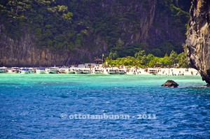 Eksotisnya Pantai Phi-phi Island