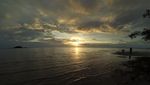 Eksotisnya Sunset di Pantai Tanjung Pendam Belitung
