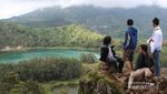 Eksotisnya Telaga Warna dari Batu Ratapan Angin