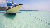 Karimunjawa dengan air laut yang biru jernih nan menggoda (Intan Primadewati/dTraveler)