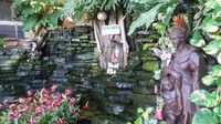 Hidden Garden dengan tanaman dan bunga yang menyejukkan