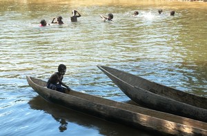 Gagal Bertemu Buaya Penunggu Danau Sentani