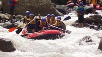 Arungi jeram Sungai Cikandang (Mukhlis/dtraveler)