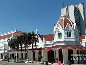 Gedung di Surabaya Ini Dulunya Tempat Dansa Dansi Meneer & Mevrouw