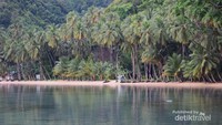 Pantai dan airnya masih sangat bersih