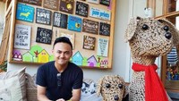 Rumah Mini Di Rumah Anjing