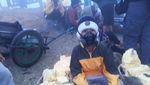 Gerobak Pengusung Rezeki di Kawah Ijen