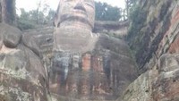 Besar sekali Buddha nya
