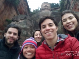 Giant Buddha yang Menakjubkan di China