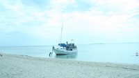 Kapal yang membawa kami menyeberang dari Pulau Madura