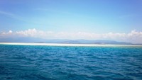 Gili kapal terlihat dari kejauhan