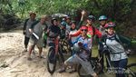 Gowes Asyik Jelajah Air Terjun Manjang Mirah
