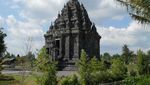 Gowes Onthel Seharian di Candi Prambanan, Asyik!