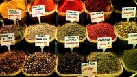 Rempah-rempah yang dijual di Grand Bazaar (sumber: hsamela.blogspot.com)