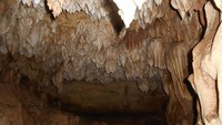 Ruangan di dalam Gua