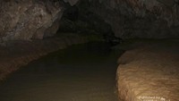 Sungai yang membelah Goa Lalay
