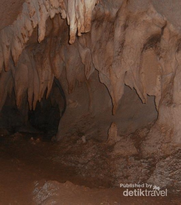 Gumbasalu, Gua Penuh Stalaktit Cantik di Donggala