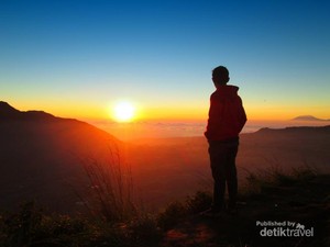 Gunung Andong, Spot Keren untuk Lihat Sunrise di Magelang