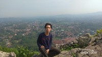 Santai diatas Puncak Batu Roti