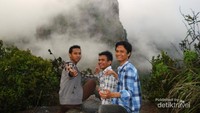 Puncak Gunung Lima